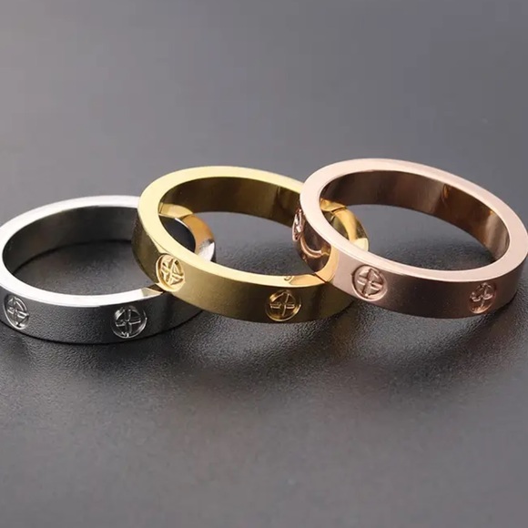 Gold Nail Head & Rhinestone Rings Unisex - Picture 3 of 4